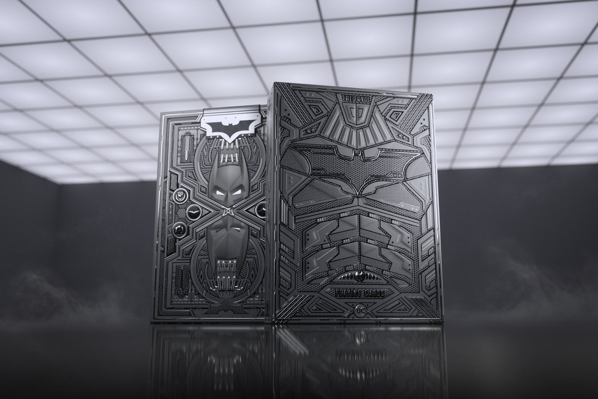 THE DARK KNIGHT Premium Playing Cards Photo1